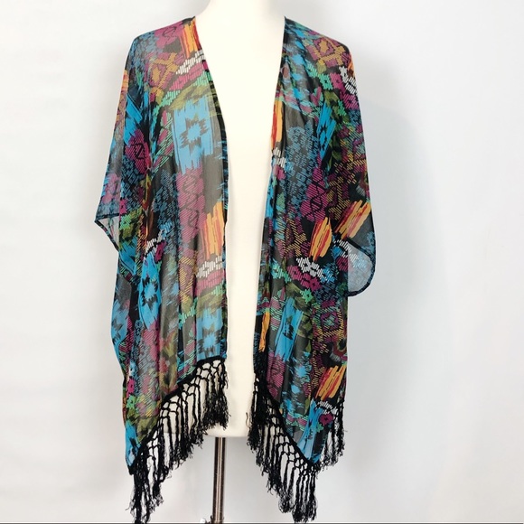 En Creme Sheer Fringe Hem Kimono - Picture 3 of 8